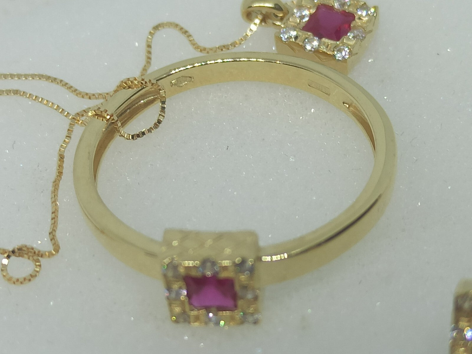 Completo Set Parure oro giallo 18 kt  collana orecchini anello pietra rossa  