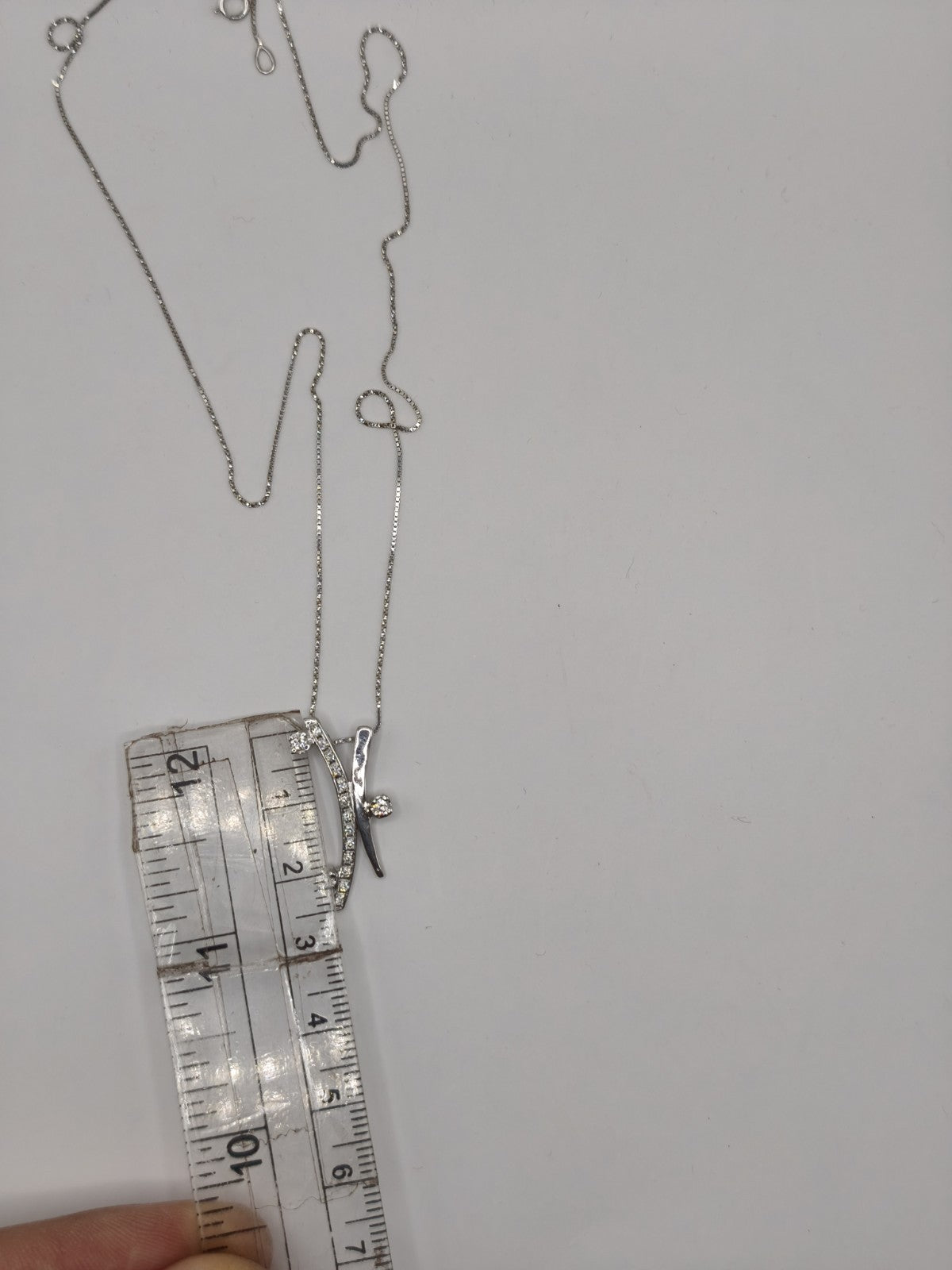 Collana Trilogy  oro bianco 18 Kt Impreziosita con altri 13 Diamanti più piccoli