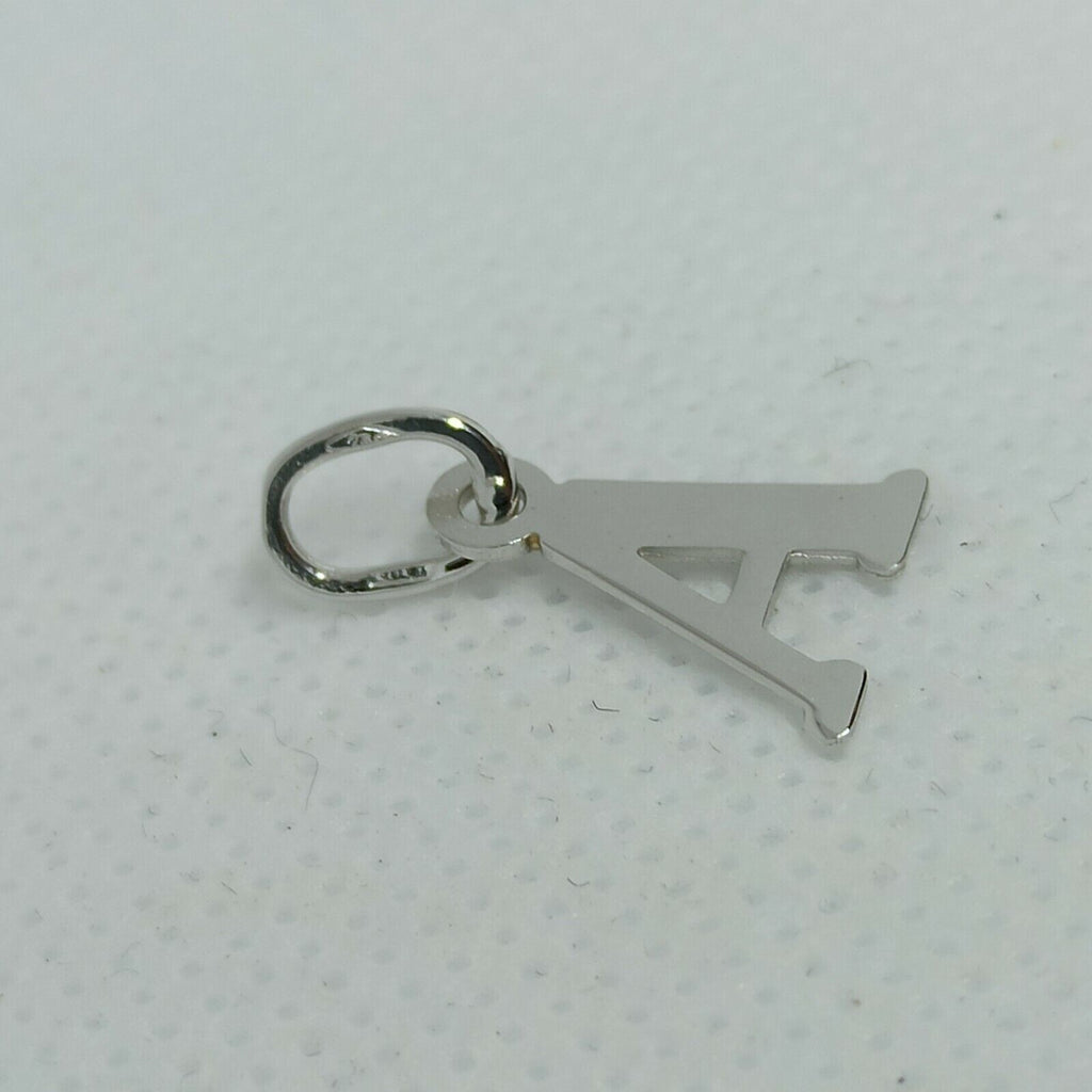 Lettera A iniziale carattere stampatello pendente ciondolo in oro bianco 18 kt.