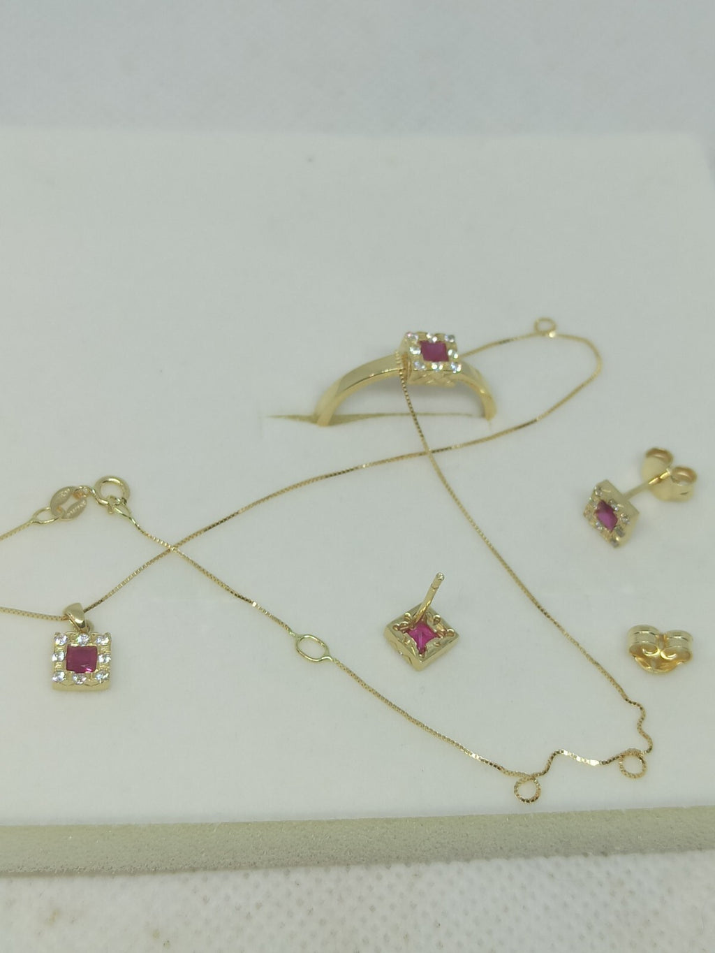 Completo Set Parure oro giallo 18 kt  collana orecchini anello pietra rossa  