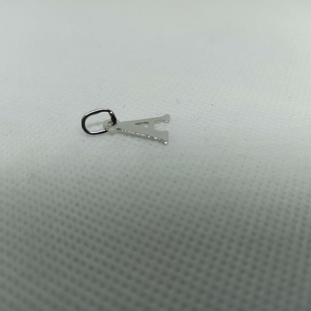 Lettera A iniziale carattere stampatello pendente ciondolo in oro bianco 18 kt.