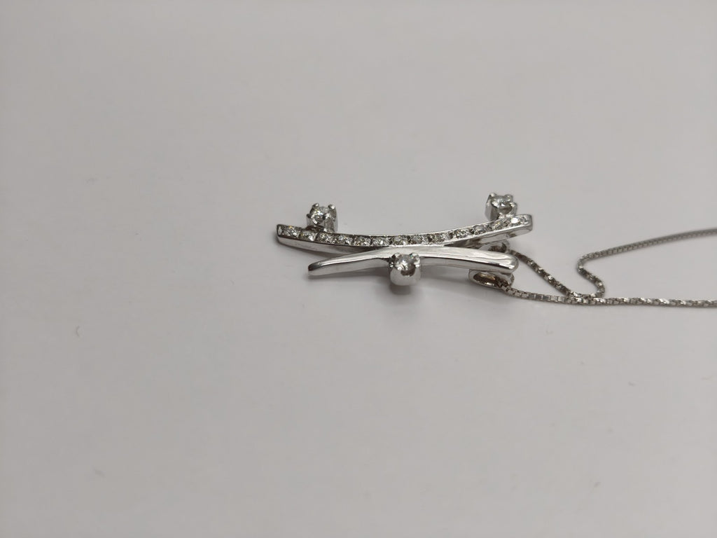 Collana Trilogy  oro bianco 18 Kt Impreziosita con altri 13 Diamanti più piccoli