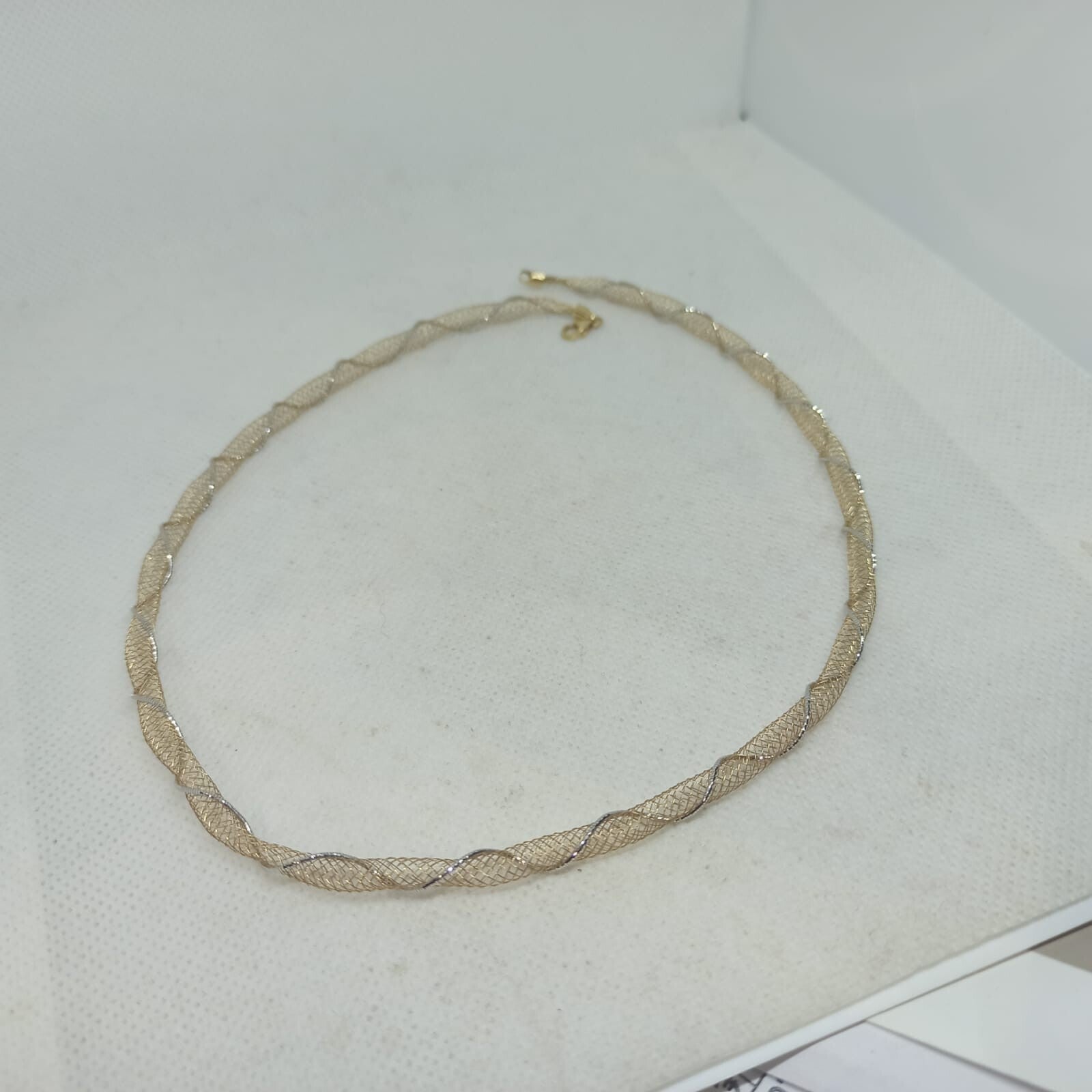 Collana Morbida Multifilo  Effetto Tessuto Oro Giallo e Bianco 18 kt  