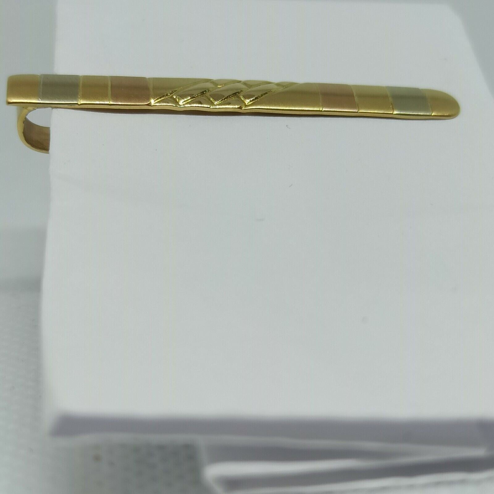 Fermacravatta in oro giallo rosa e  bianco satinato  18 kt