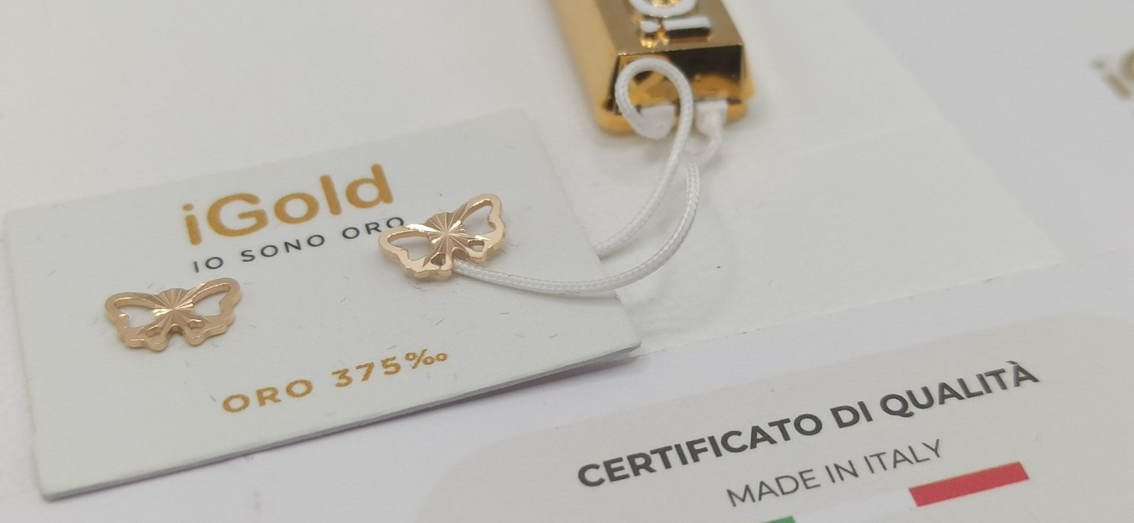Orecchini in oro giallo 9 kt lucido ed inciso modello farfalla 