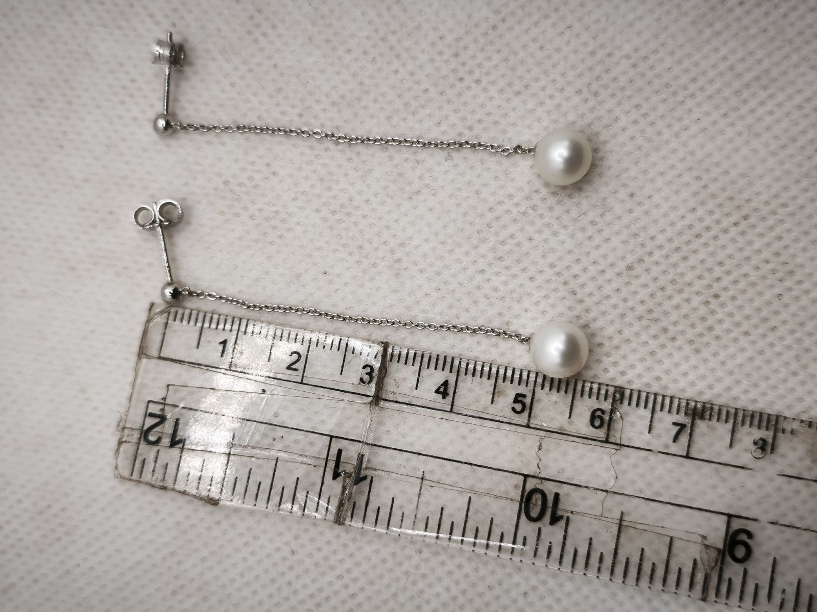 Orecchino Pendente 5,5 Cm in oro 18 kt  perla naturale d'acqua dolce 7-7/5 mm.