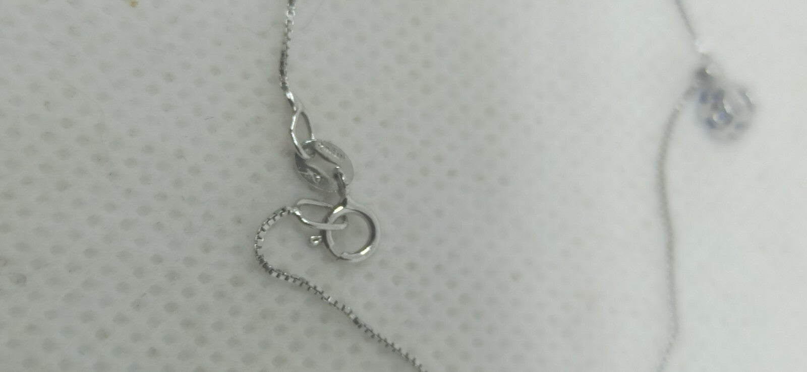 Collana Punto Luce Oro Bianco 18 Kt Con Pietre Bianche E Blu