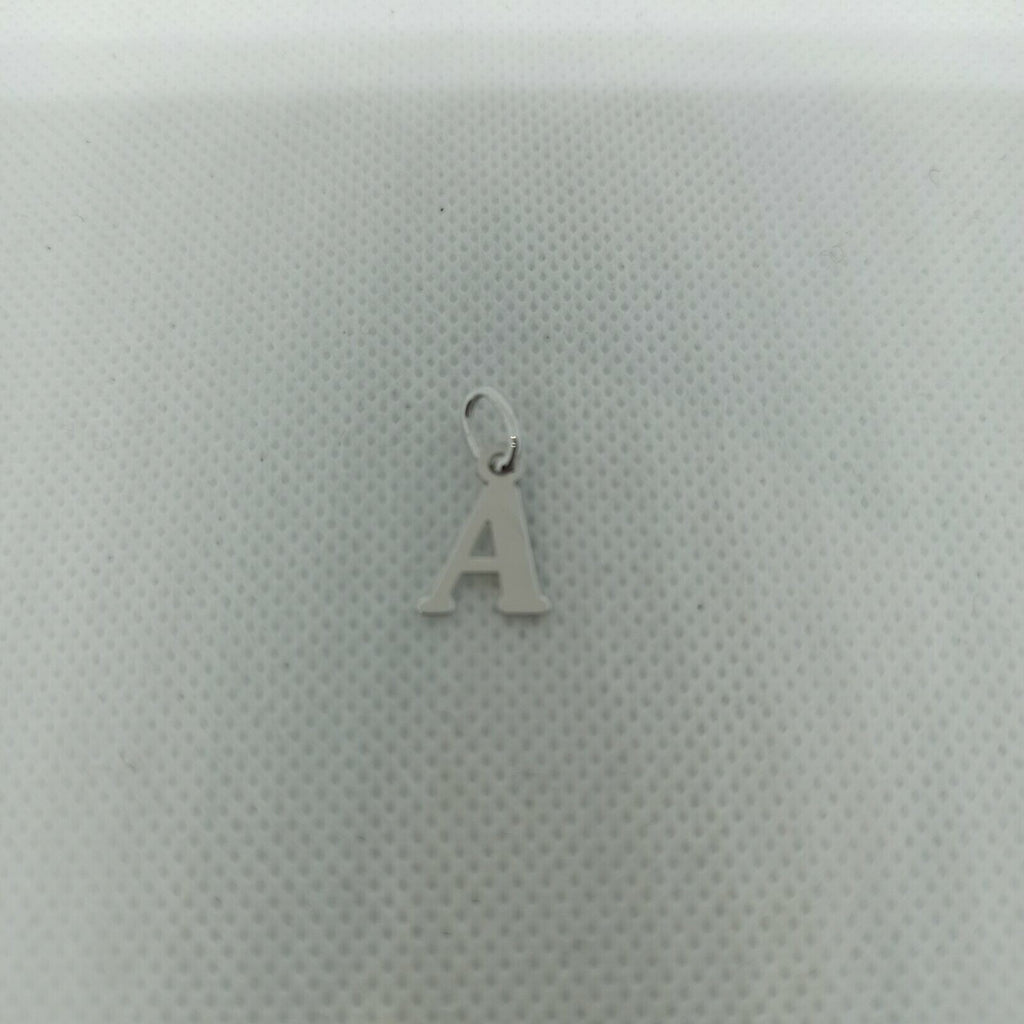 Lettera A iniziale carattere stampatello pendente ciondolo in oro bianco 18 kt.