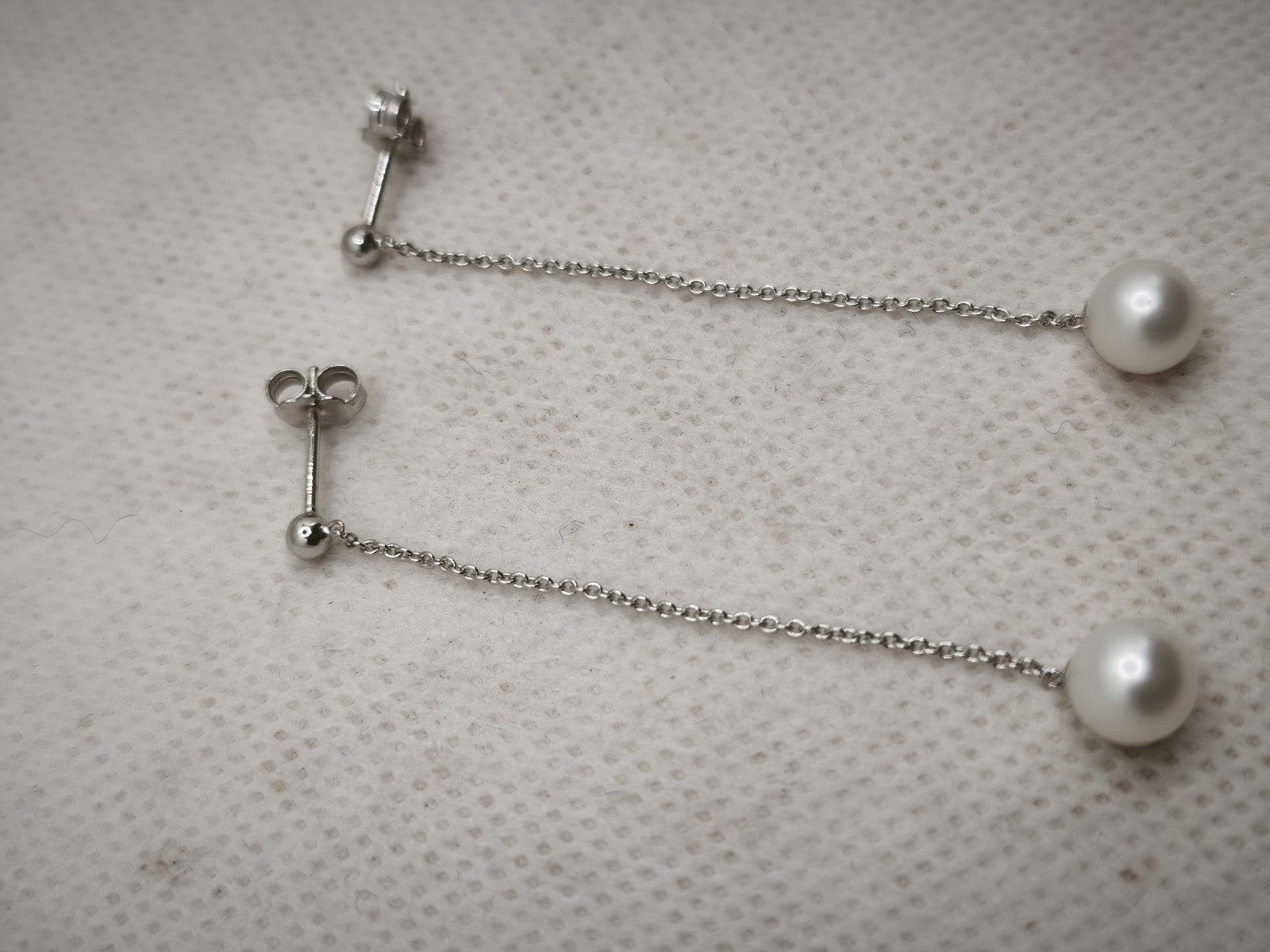 Orecchino Pendente 5,5 Cm in oro 18 kt  perla naturale d'acqua dolce 7-7/5 mm.