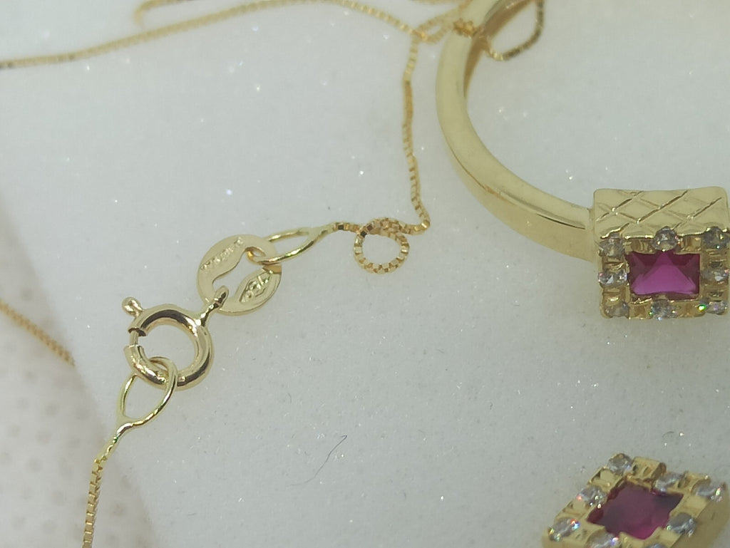 Completo Set Parure oro giallo 18 kt  collana orecchini anello pietra rossa  
