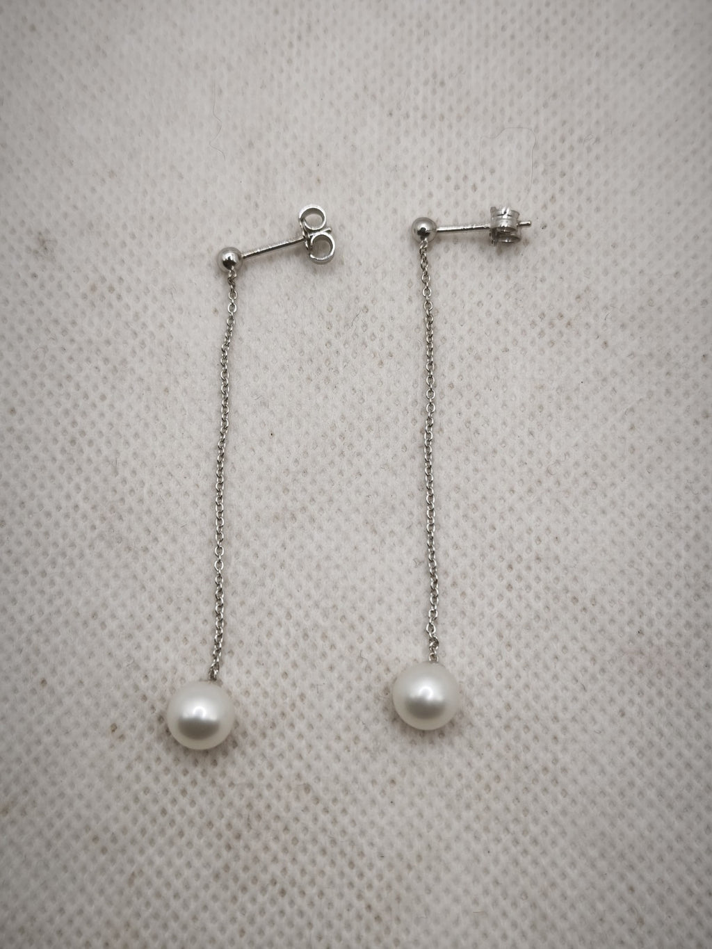 Orecchino Pendente 5,5 Cm in oro 18 kt  perla naturale d'acqua dolce 7-7/5 mm.