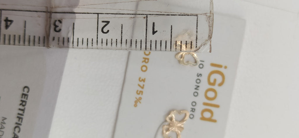 Orecchini in oro giallo 9 kt lucido ed inciso modello farfalla 