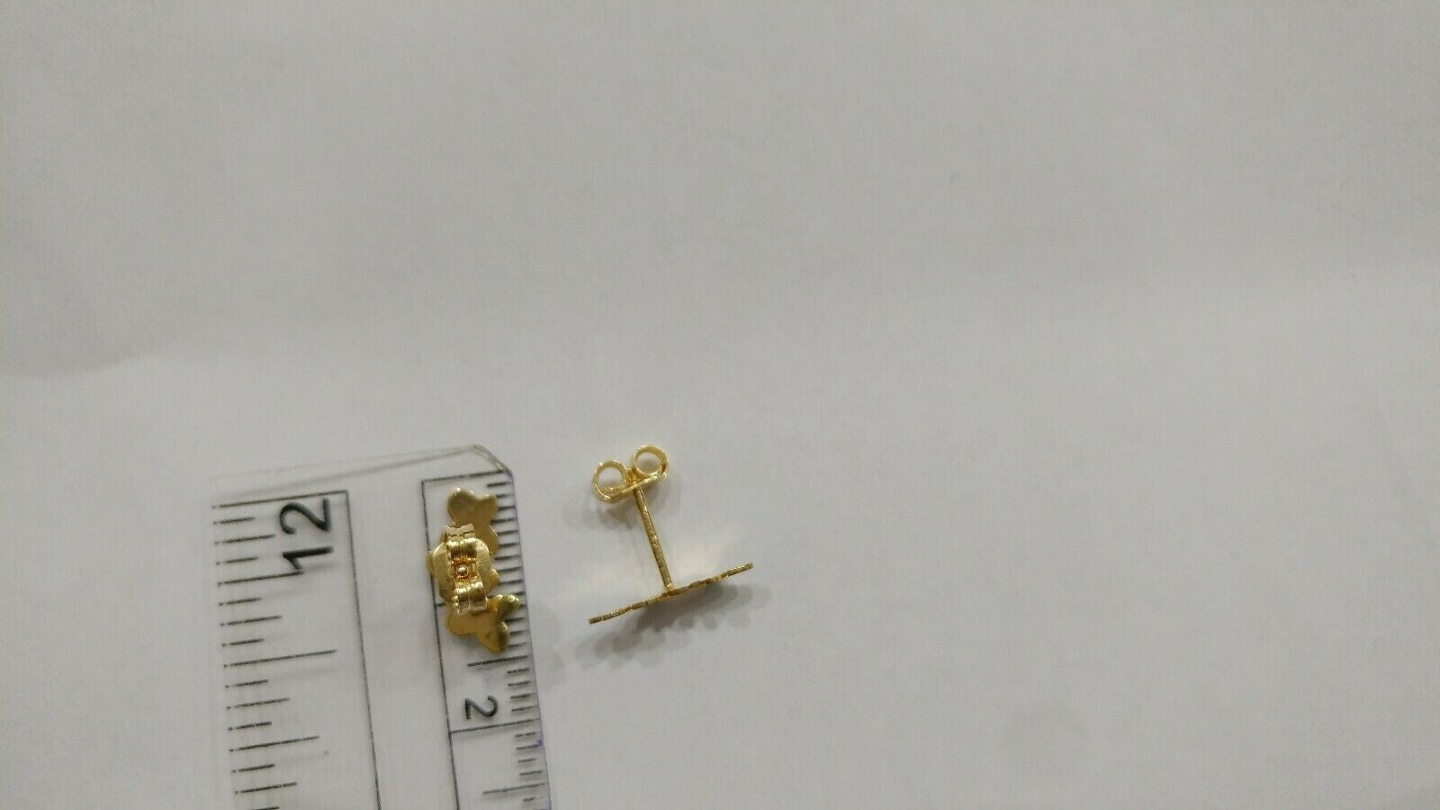 Orecchini pendenti in oro giallo 18 kt con fiori    e smalti a fuoco